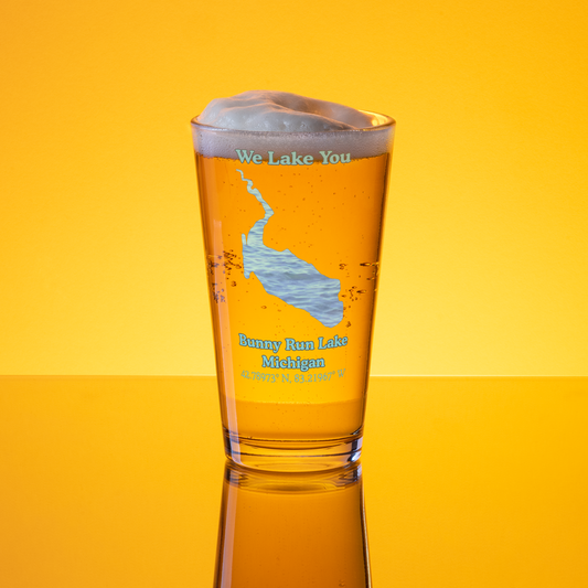 Bunny Run Lake 16 oz Pint Glass