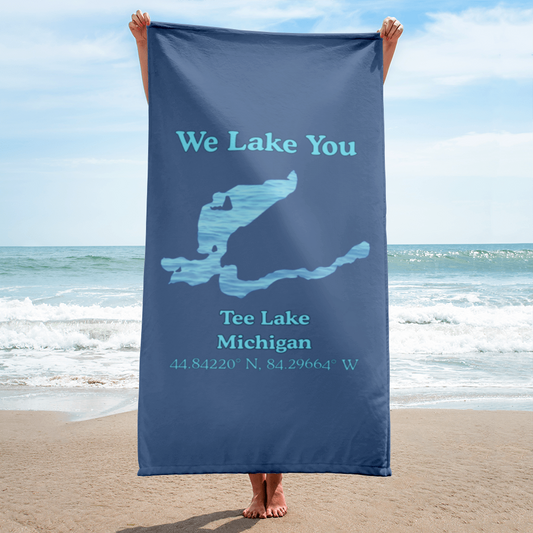 Tee Lake Beach Towel